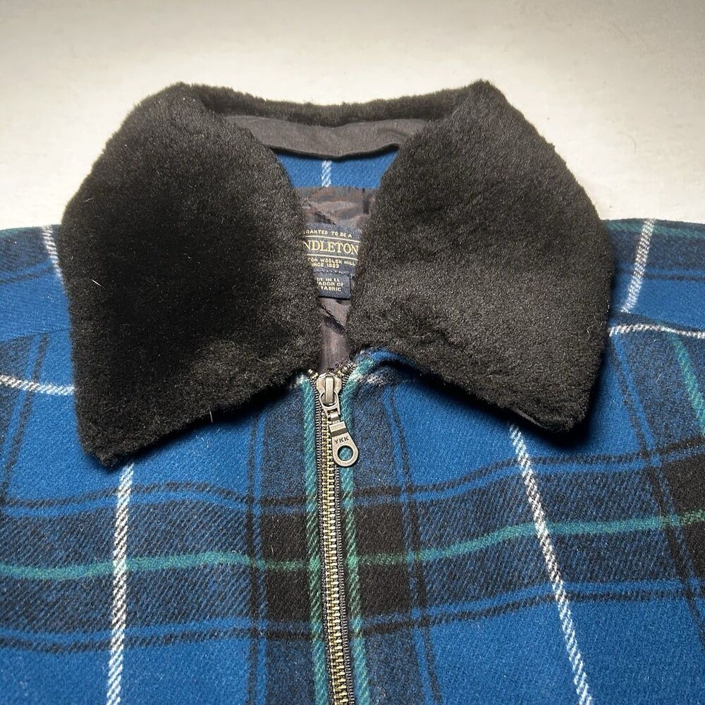 Pendleton wool plaid jacket XL, black faux fur collar, full zip closure, classic